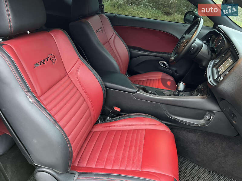 Купе Dodge Challenger 2017 в Львове