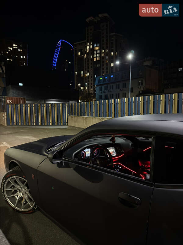 Купе Dodge Challenger 2016 в Киеве