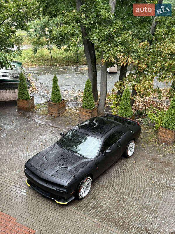 Купе Dodge Challenger 2016 в Киеве