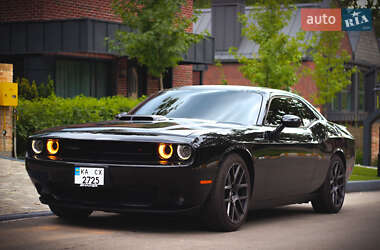 Купе Dodge Challenger 2015 в Львові