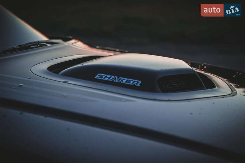 Купе Dodge Challenger 2015 в Львові