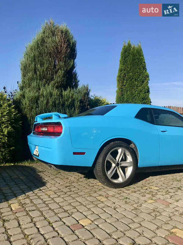 Купе Dodge Challenger 2012 в Львове