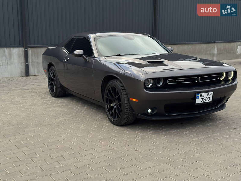 Купе Dodge Challenger 2022 в Вознесенске