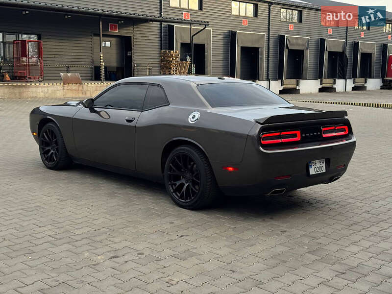 Купе Dodge Challenger 2022 в Вознесенске