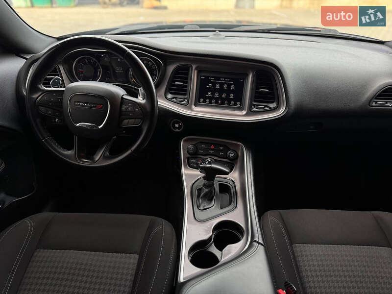 Купе Dodge Challenger 2022 в Вознесенске