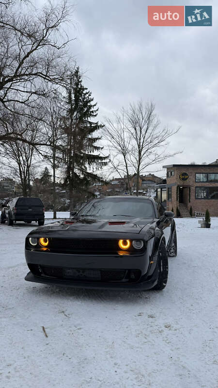 Купе Dodge Challenger 2015 в Виннице