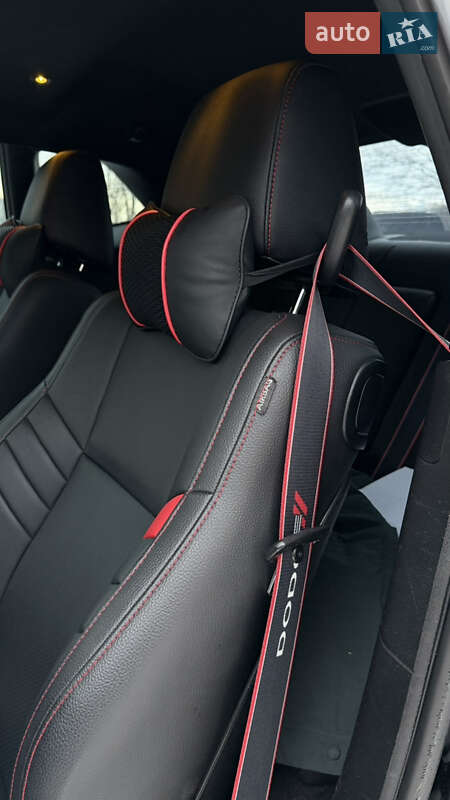 Купе Dodge Challenger 2015 в Виннице