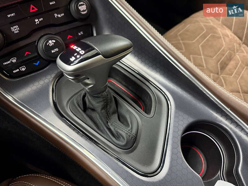 Купе Dodge Challenger 2016 в Киеве фото 18 Купе Dodge Challenger 2016 в Киеве