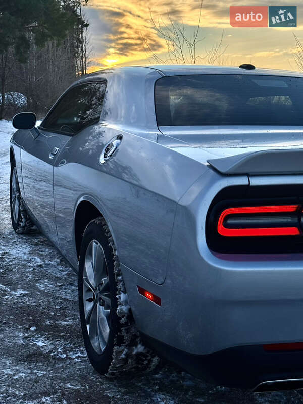 Купе Dodge Challenger 2021 в Киеве