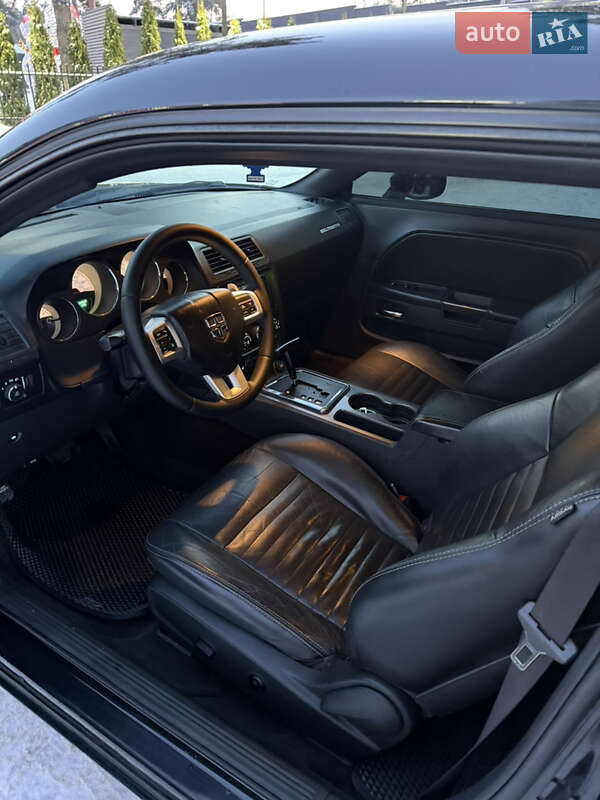 Купе Dodge Challenger 2014 в Киеве