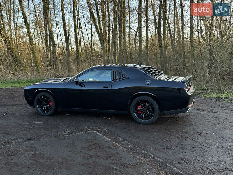 Купе Dodge Challenger 2016 в Киеве фото 6 Купе Dodge Challenger 2016 в Киеве