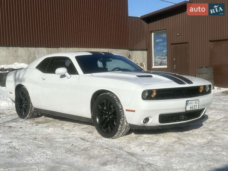 Купе Dodge Challenger 2016 в Рівному