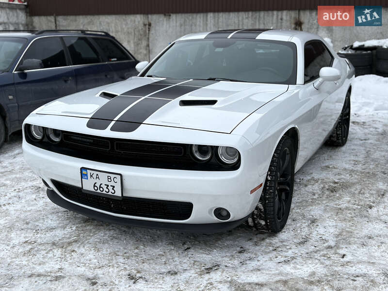 Купе Dodge Challenger 2016 в Рівному