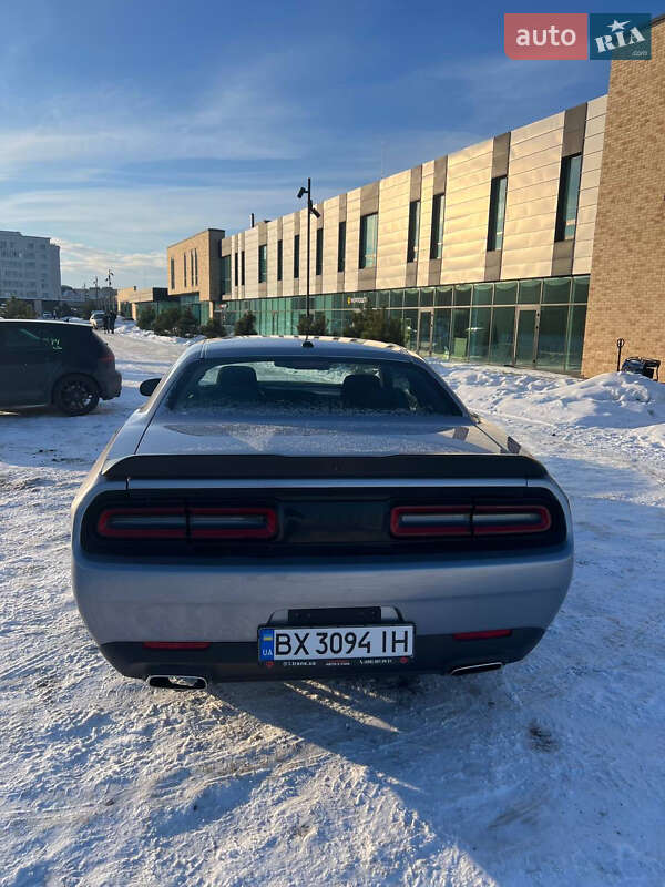 Купе Dodge Challenger 2017 в Хмельницком