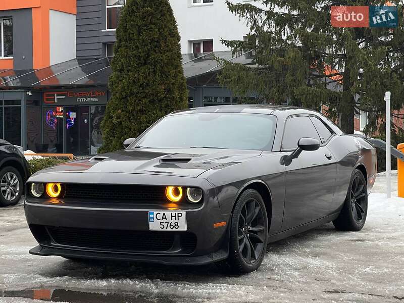 Купе Dodge Challenger 2016 в Киеве