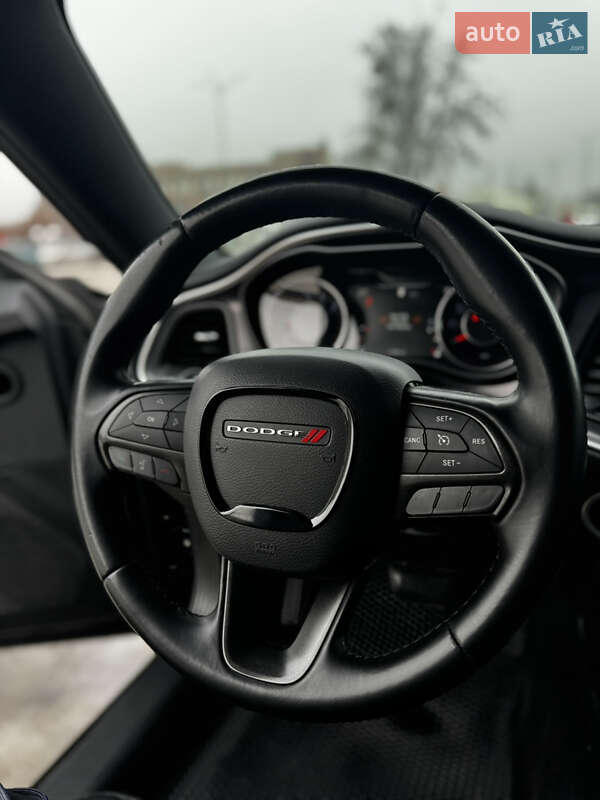 Купе Dodge Challenger 2015 в Києві фото 15 Купе Dodge Challenger 2015 в Києві