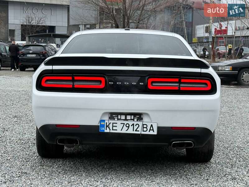 Купе Dodge Challenger 2018 в Дніпрі