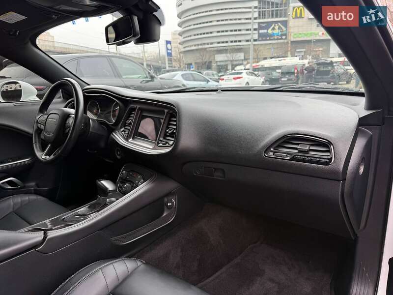 Купе Dodge Challenger 2018 в Дніпрі