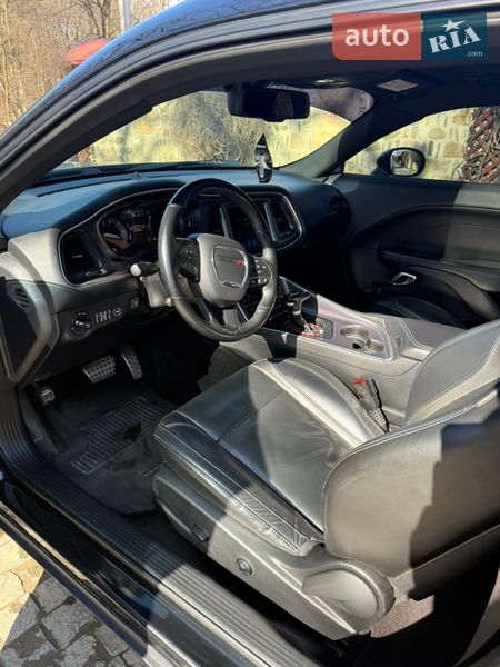 Купе Dodge Challenger 2017 в Черновцах