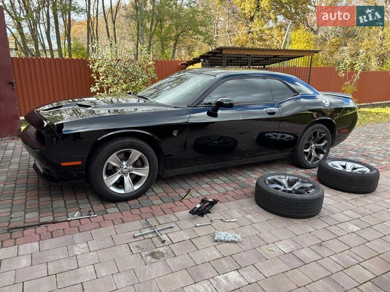 Купе Dodge Challenger 2019 в Тернополе