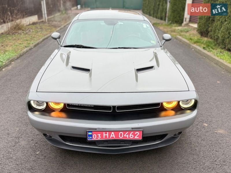 Купе Dodge Challenger 2017 в Киеве