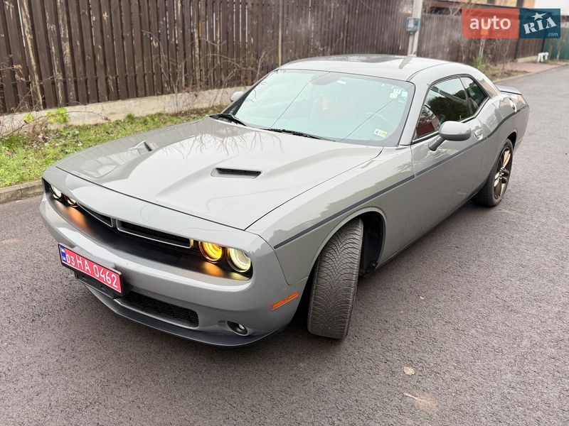 Купе Dodge Challenger 2017 в Киеве