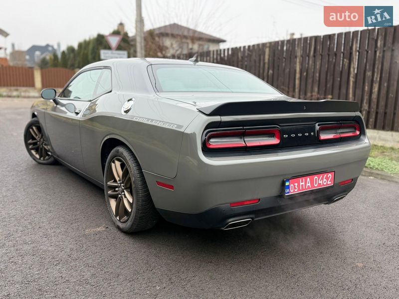 Купе Dodge Challenger 2017 в Киеве