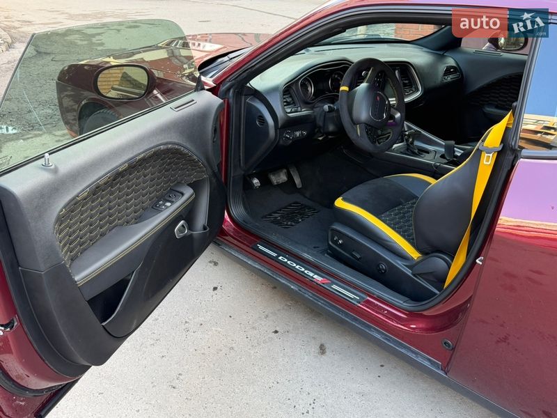 Купе Dodge Challenger 2021 в Львове
