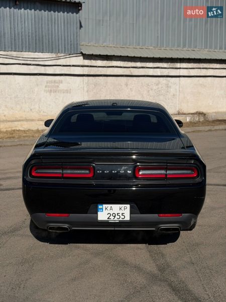 Купе Dodge Challenger 2017 в Киеве