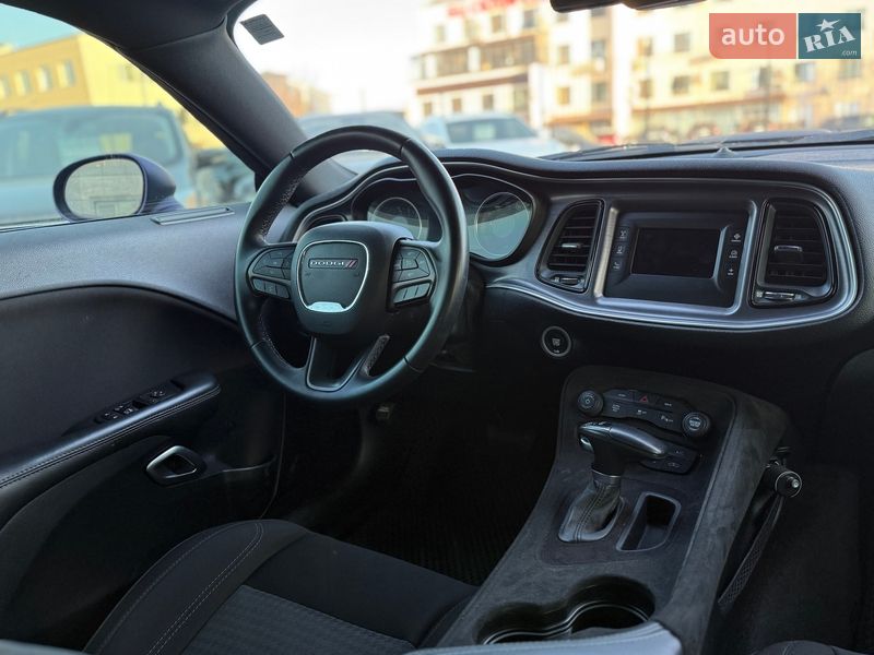 Купе Dodge Challenger 2017 в Киеве фото 12 Купе Dodge Challenger 2017 в Киеве
