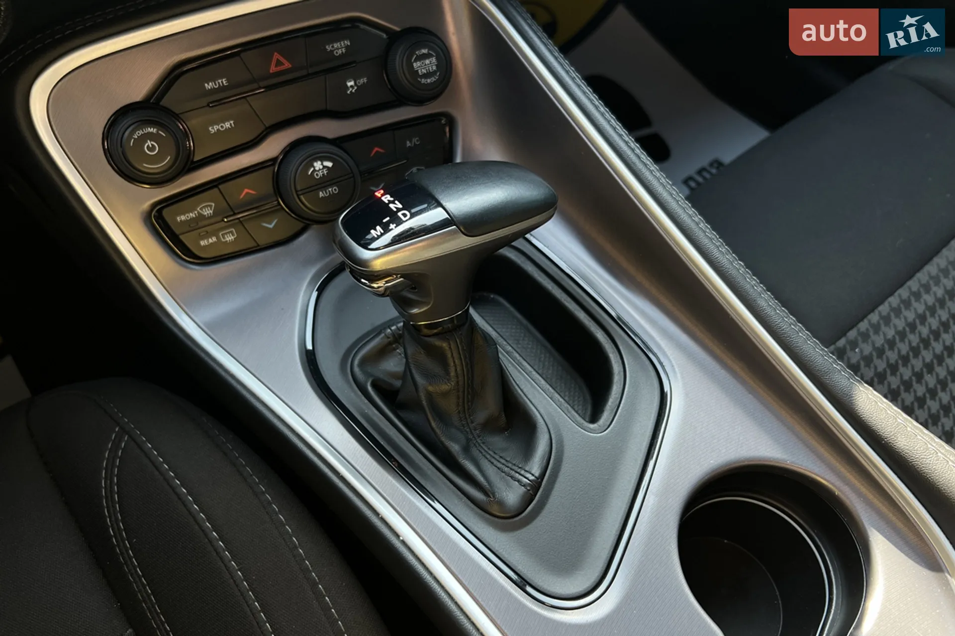 2018 Dodge Challenger - мініатюра 16