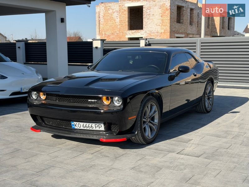 Купе Dodge Challenger 2017 в Ивано-Франковске