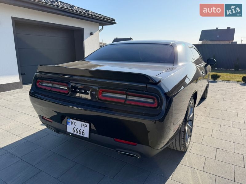 Купе Dodge Challenger 2017 в Ивано-Франковске