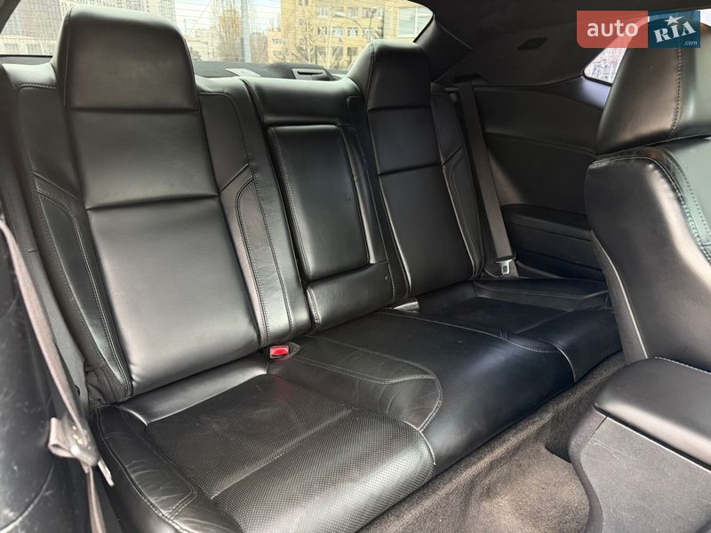 Купе Dodge Challenger 2015 в Киеве