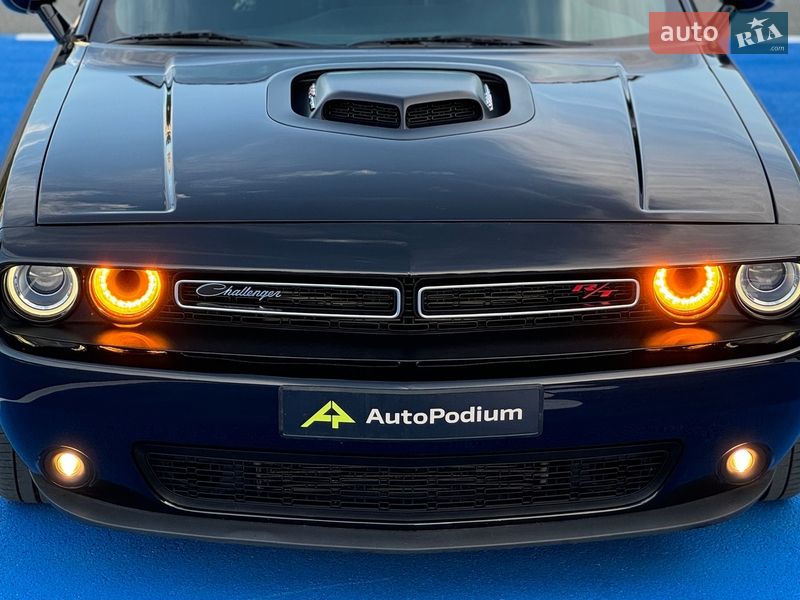 Купе Dodge Challenger 2018 в Киеве