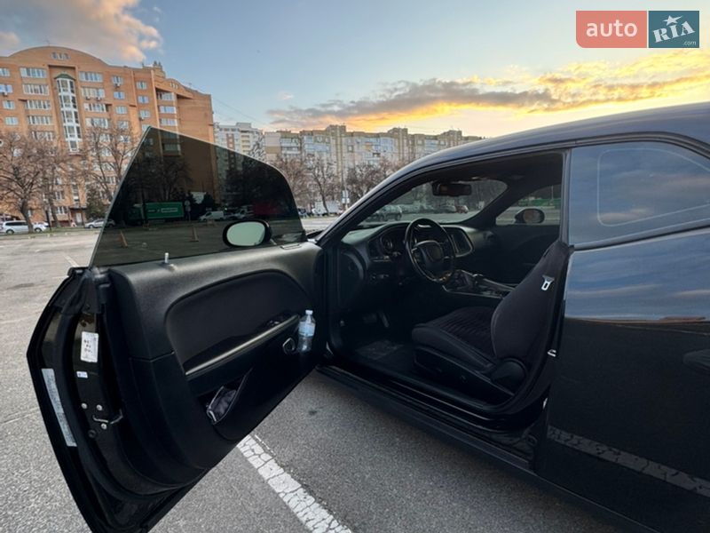 Купе Dodge Challenger 2019 в Броварах