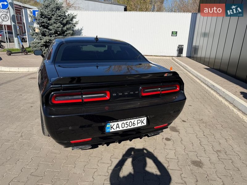 Купе Dodge Challenger 2017 в Києві фото 4 Купе Dodge Challenger 2017 в Києві