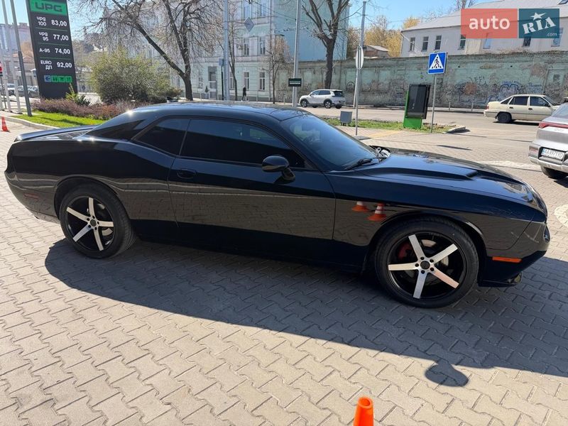 Купе Dodge Challenger 2017 в Києві фото 3 Купе Dodge Challenger 2017 в Києві