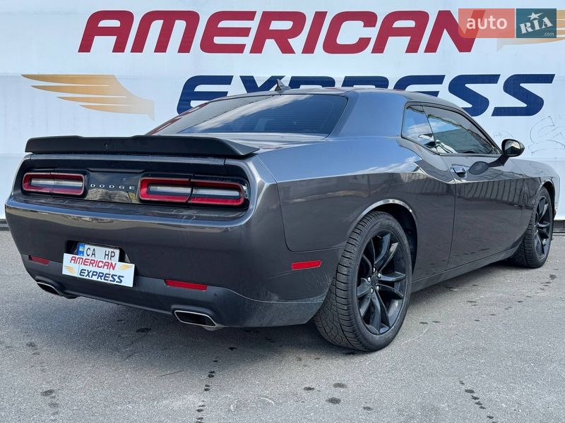 Купе Dodge Challenger 2016 в Киеве фото 7 Купе Dodge Challenger 2016 в Киеве