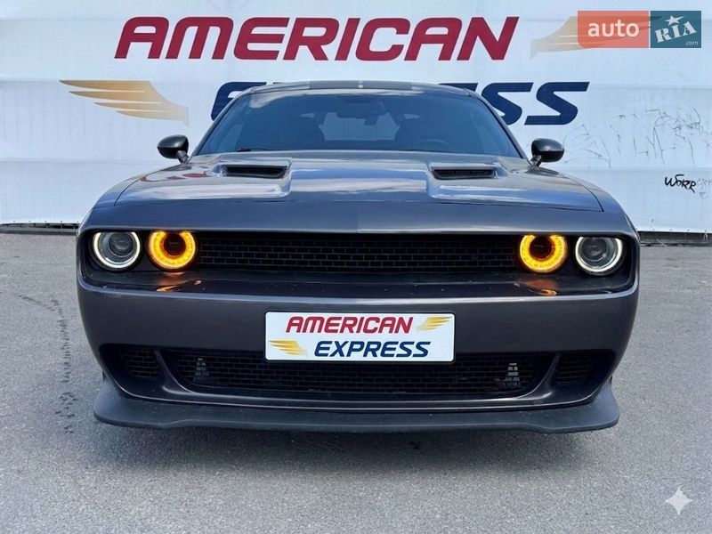 Купе Dodge Challenger 2016 в Киеве фото 3 Купе Dodge Challenger 2016 в Киеве