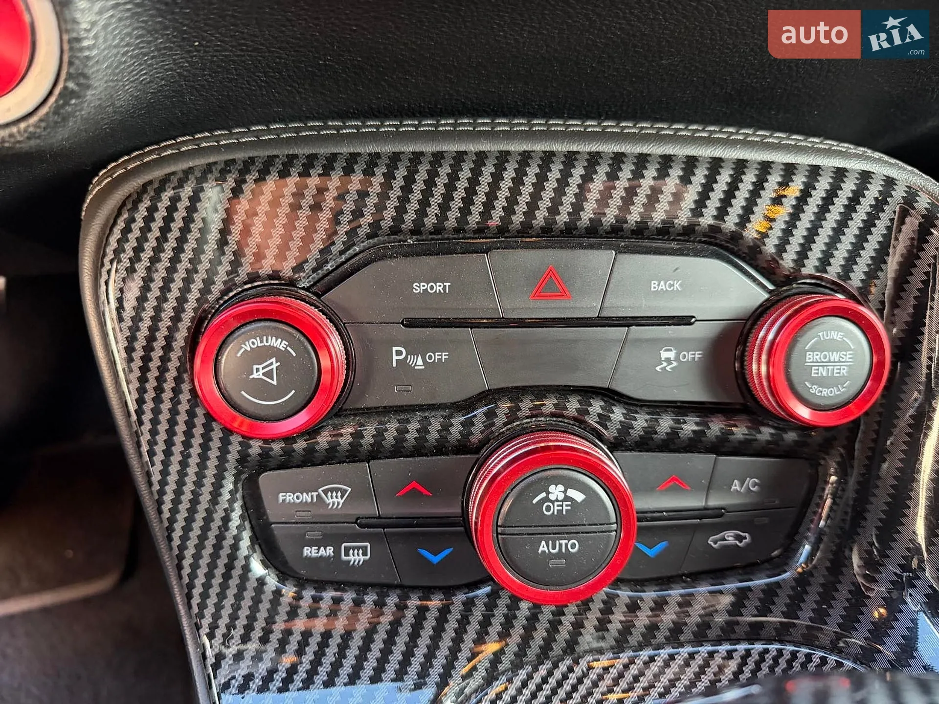 2016 Dodge Challenger - мініатюра 18