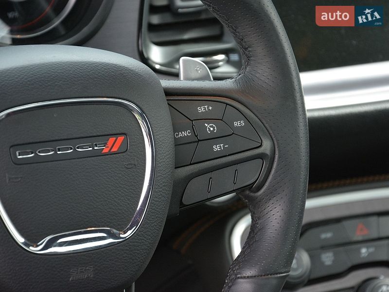 Купе Dodge Challenger 2015 в Киеве