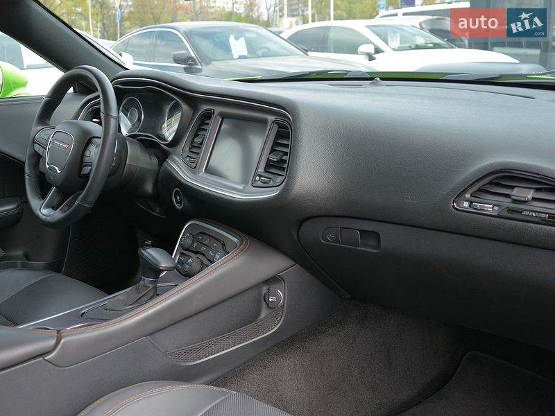 Купе Dodge Challenger 2015 в Киеве