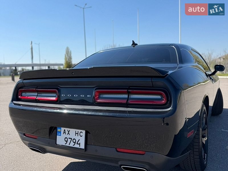 Купе Dodge Challenger 2018 в Харкові
