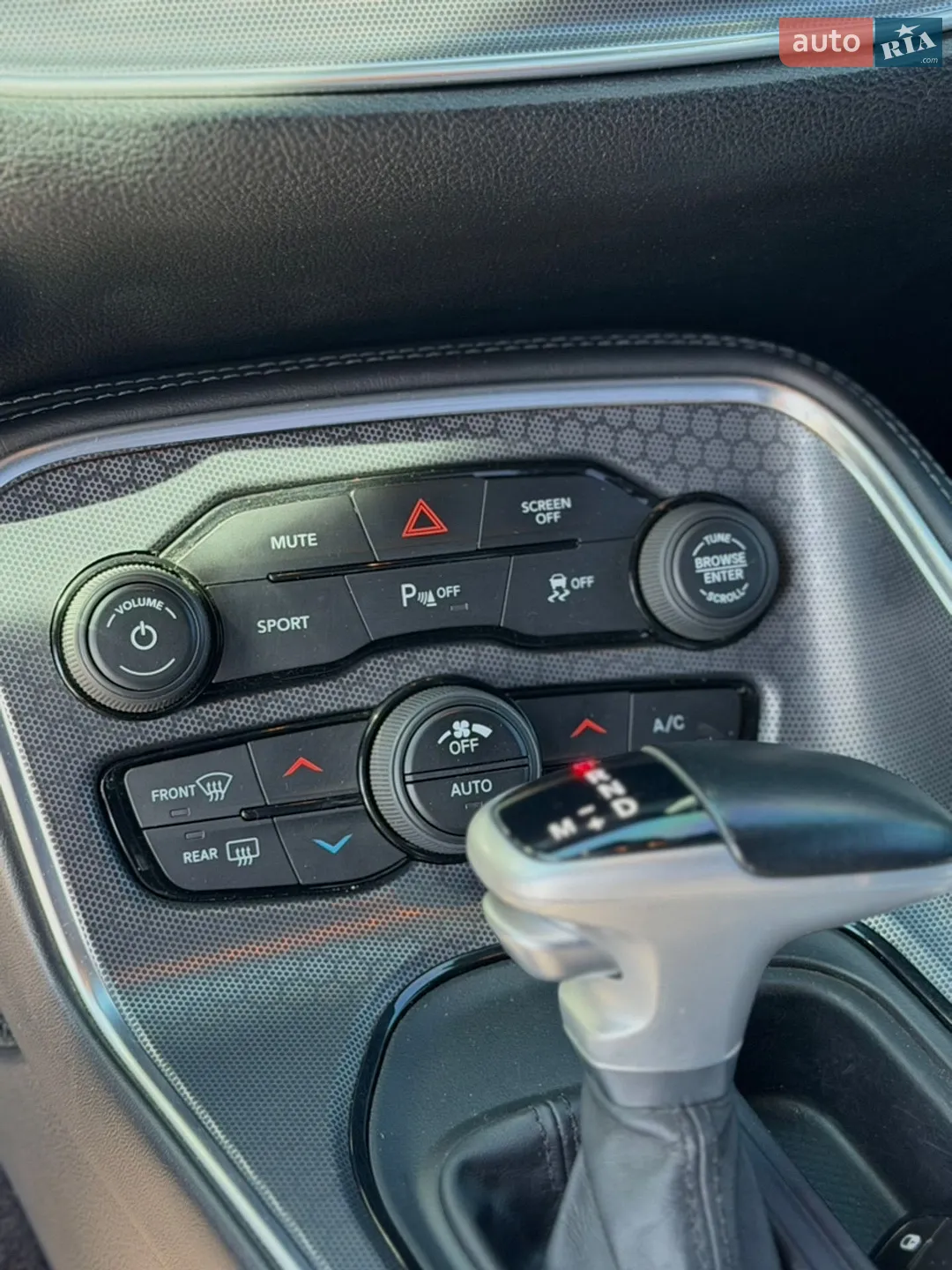 2018 Dodge Challenger - мініатюра 26