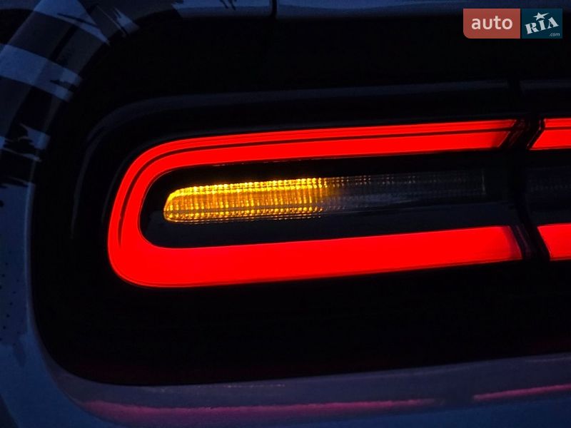 Купе Dodge Challenger 2023 в Черновцах