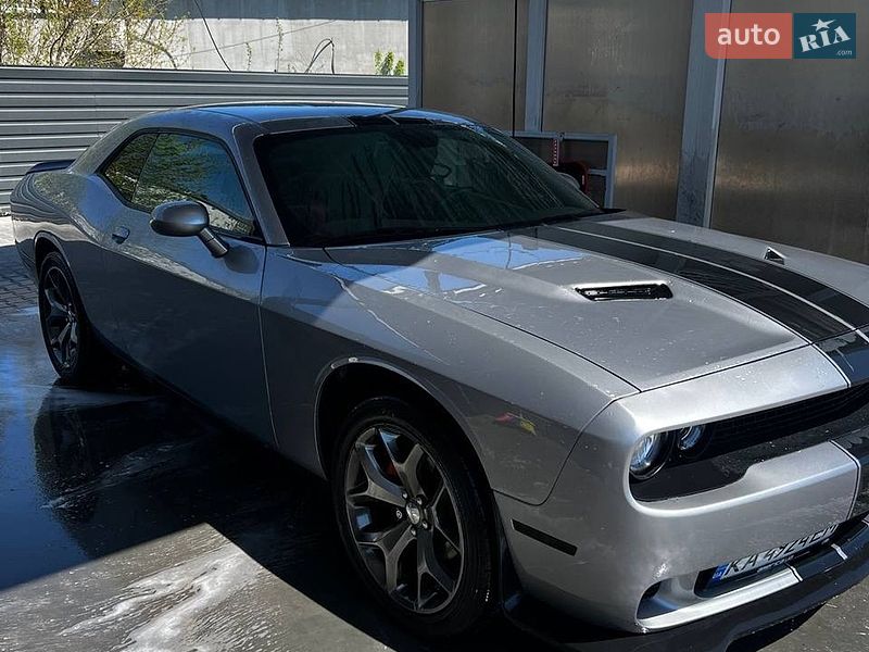 Купе Dodge Challenger 2016 в Киеве