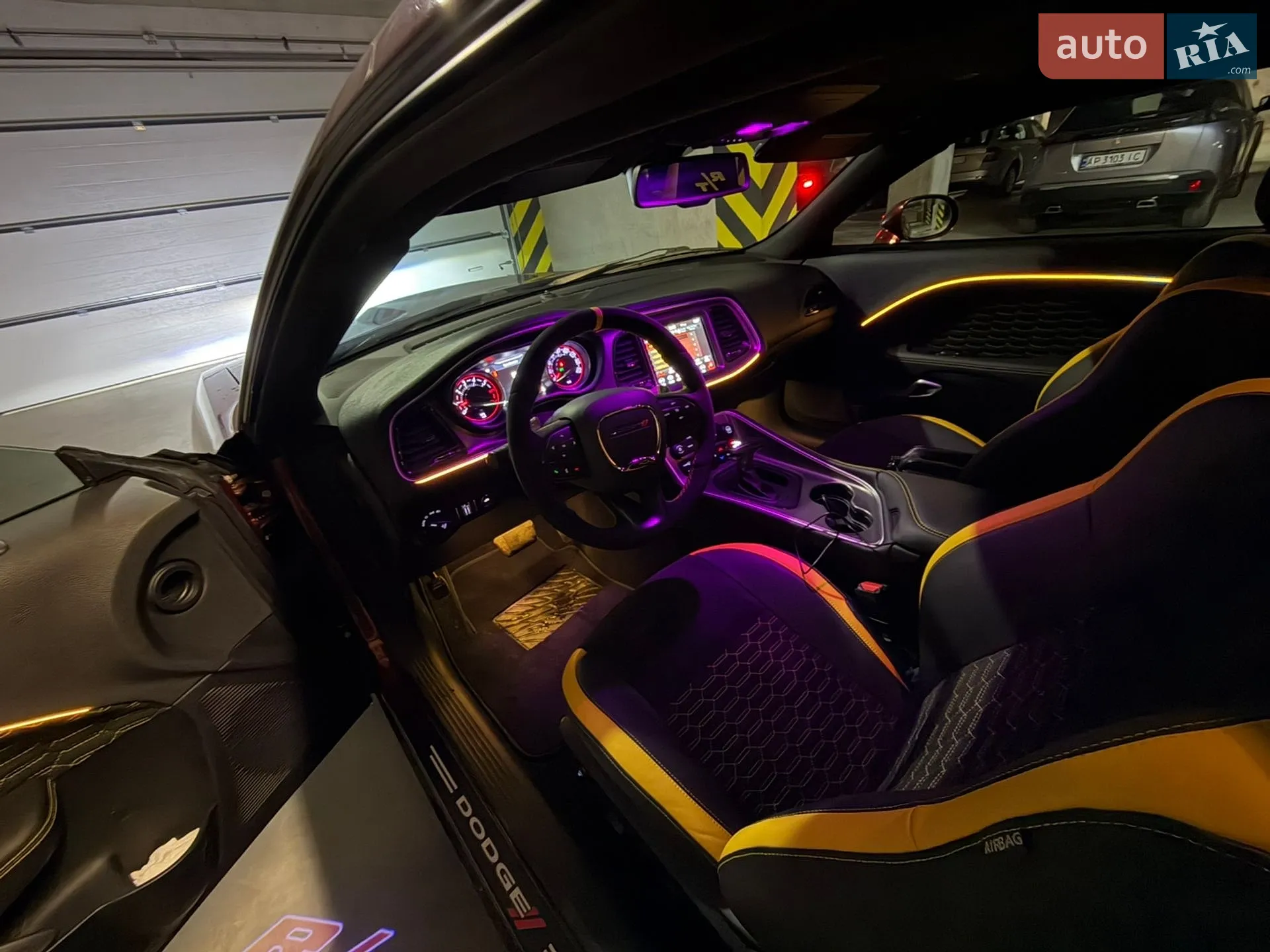 2021 Dodge Challenger - мініатюра 22