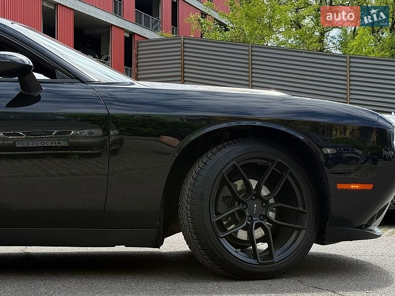 Купе Dodge Challenger 2017 в Киеве