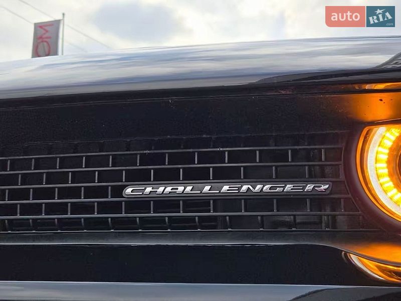 Купе Dodge Challenger 2017 в Києві